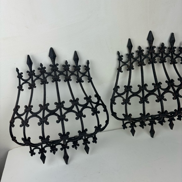 Vintage Burwood pair of faux black wrought iron Spanish, Goth, Garden Gate - Picture 8 of 13